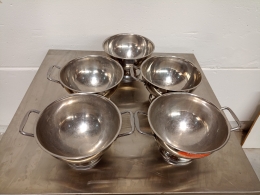 5 stainless steel bowls
